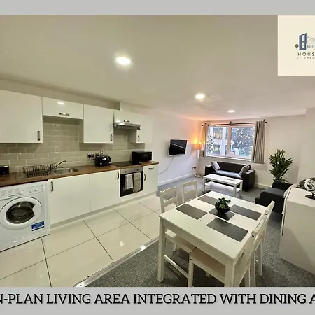 شقة Woodhouse Weekend Retreat Near Bars & Universities ليدز